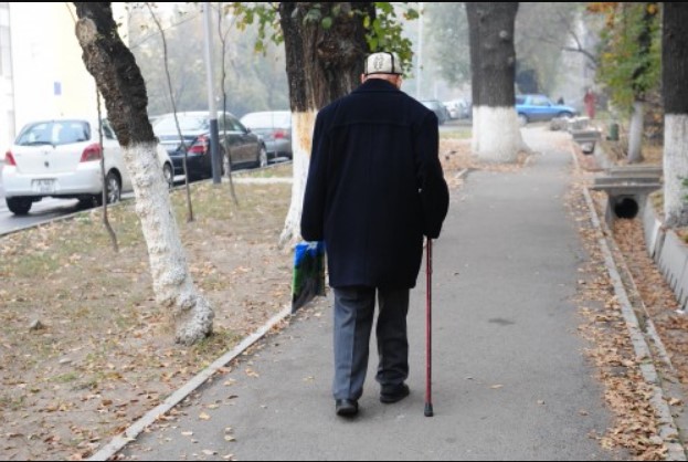  «Қарттар үйінде» жатып, ұлының  бақытын тілеген әке