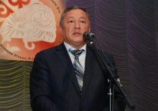 Қайнаған тірліктің ортасында Қайназаров жүр