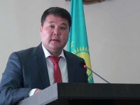 Бахадыр Нарымбетов: «Шымкент қазақ тілінің мәртебесін биіктетумен ерекшеленуі тиіс»